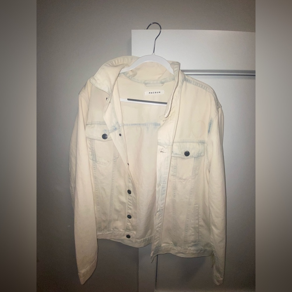 PacSun light wash denim jacket